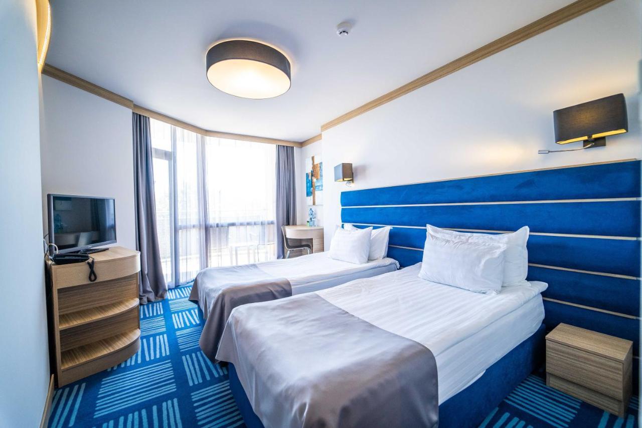 Hvd Viva Club Ultra All Inclusive - Private Beach & Free Parking Zlatni pjasătsi Eksteriør bilde